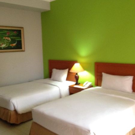 Town House Bukit Damai Indah Hotel Balikpapan  Exterior foto