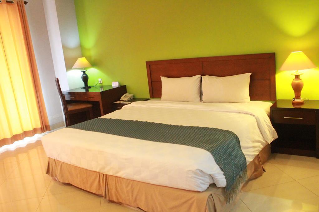 Town House Bukit Damai Indah Hotel Balikpapan  Exterior foto