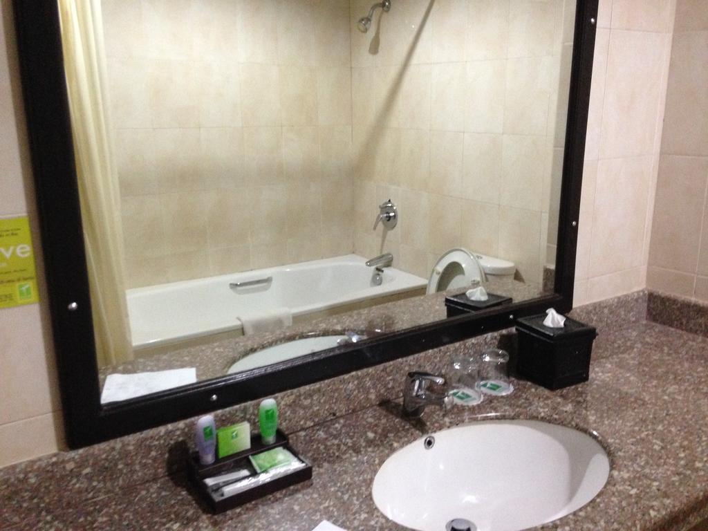 Town House Bukit Damai Indah Hotel Balikpapan  Exterior foto