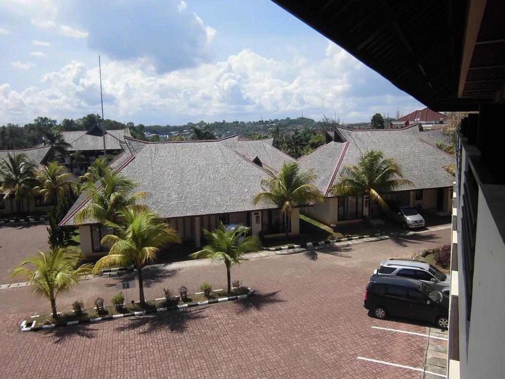 Town House Bukit Damai Indah Hotel Balikpapan  Exterior foto